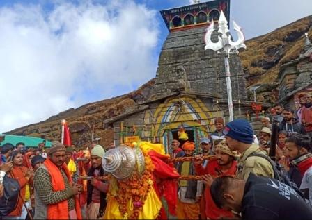 तृतीय केदार भगवान तुंगनाथ के कपाट शीतकाल को हुए बंद, अब शीतकालीन गद्दीस्थल मक्कूमठ में होगी पूजा-अर्चना