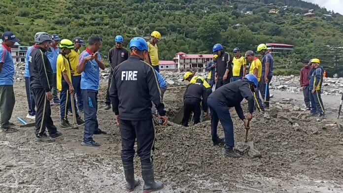 धराली आपदा: रेस्क्यू के दौरान हर्षिल से करीब तीन किमी आगे मिला एक शव, सेना का जवान बताया जा रहा