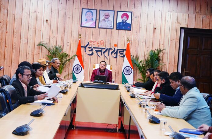 रिवर्स पलायन को बढ़ावा देने के लिए प्रवासी पंचायतों का राज्यभर में आयोजन हो: धामी