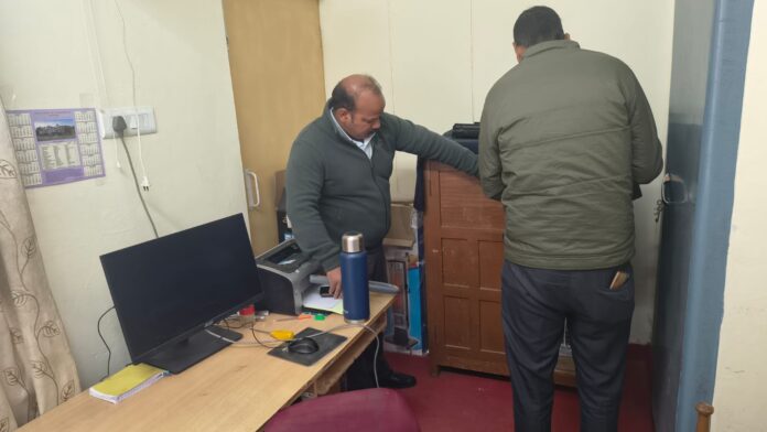 अब टिहरी और रुद्रप्रयाग जिला न्यायालय में बम की खबर, पुलिस और LIU की टीम ने खंगाला पूरा कोर्ट