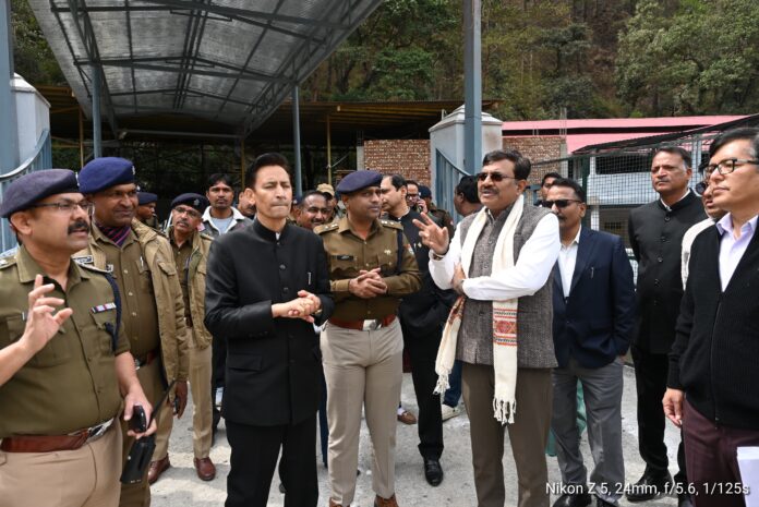 मुख्य सचिव ने किया भवाली-रातिघाट बाईपास, श्री कैंचीधाम मंदिर में निर्माण कार्यों का स्थलीय निरीक्षण