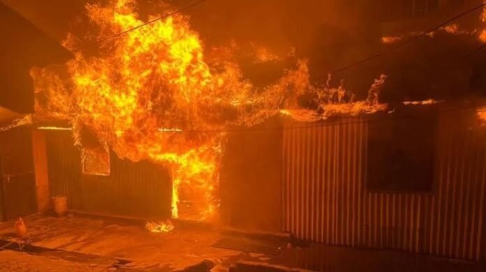 उत्तरकाशी: मोरी के आराकोट में पुराने स्वास्थ्य भवन में लगी आग, सेवानिवृत्त एएनएम की जलकर मौत