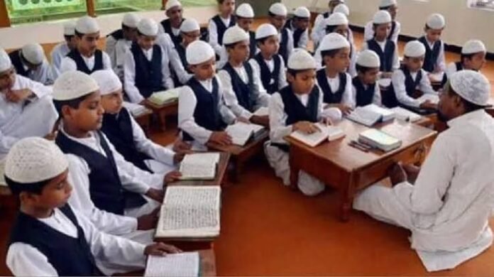 अब आम स्कूलों की तर्ज पर चलेंगें उत्तराखंड के मदरसे, मदरसों में अब शुक्रवार को नहीं होगी छुट्टी
